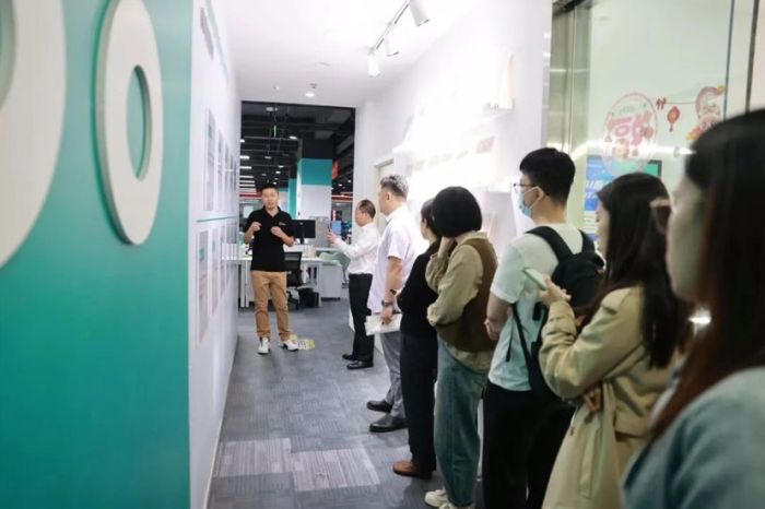 技术破圈、产业聚势 媒体一线见证成都人工智能与机器人企业高质量发展新气象